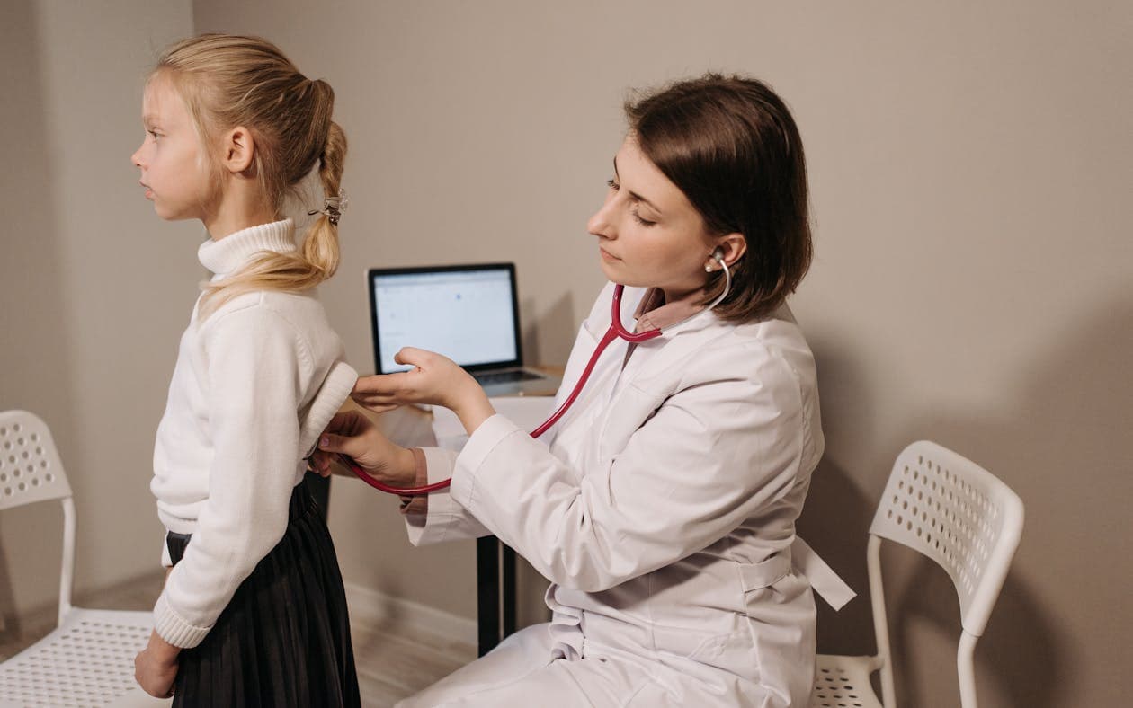 5 señales de apendicitis en niños que todo padre debe conocer