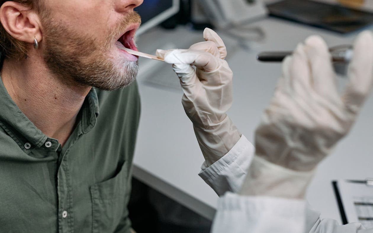 Frenillo Sublingual Corto (Anquiloglosia)